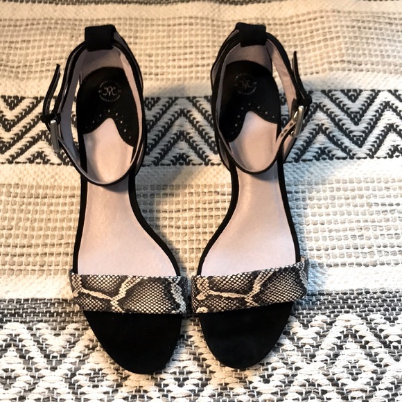 Johnston & Murphy Shoes - Johnston & Murphy Ankle Strap Kitten Heel Sandals